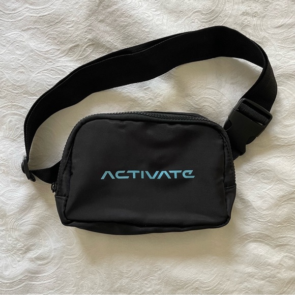 Belt Bag - FREE with purchase - Picture 1 of 3